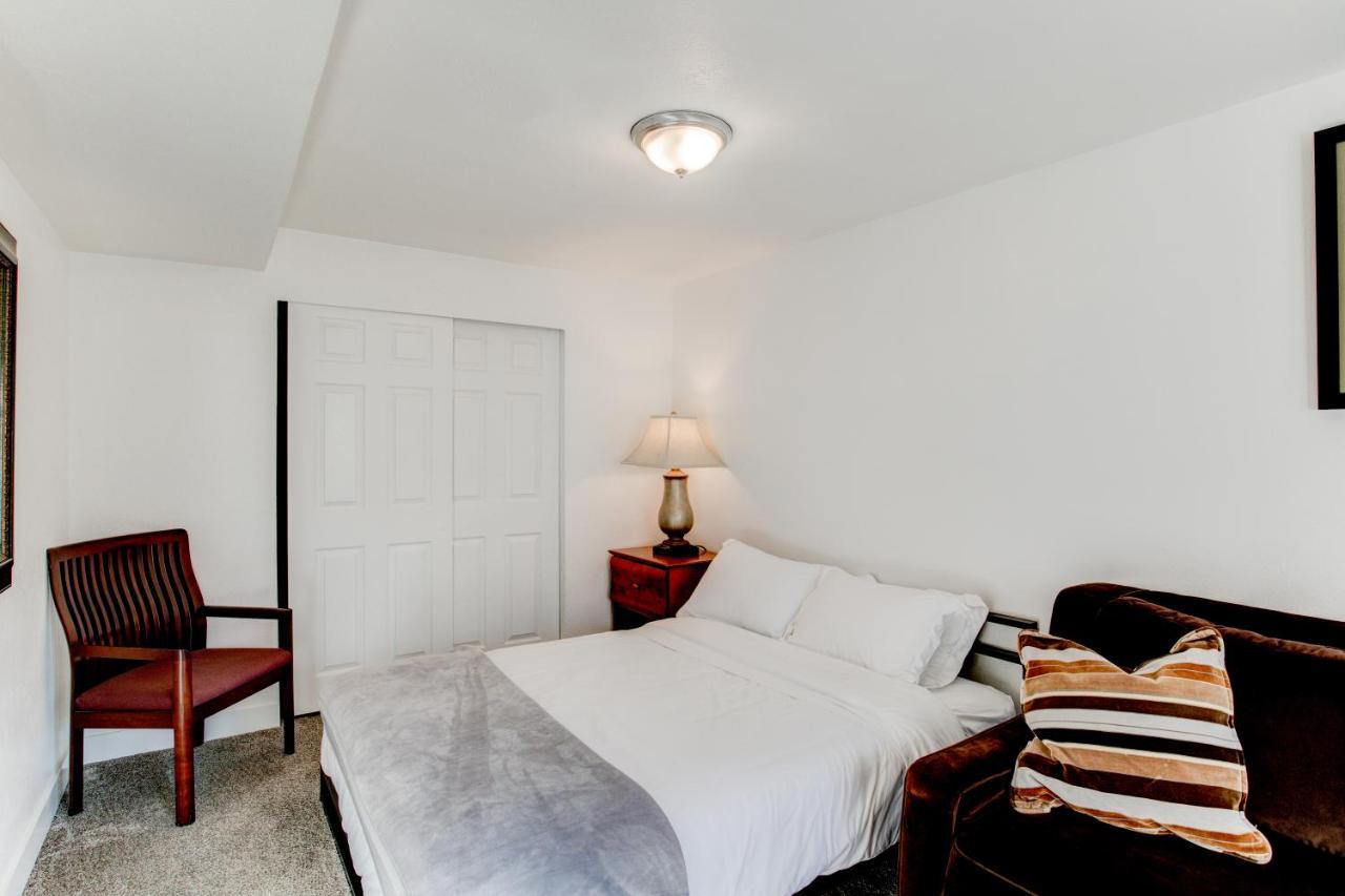 Modern Private Whole Unit 4 Bedroom Guest Suite King Bed Salt Lake City Exterior photo