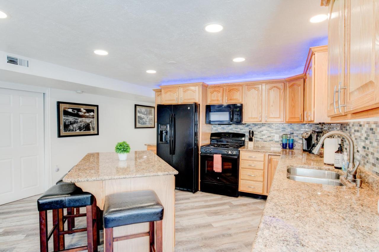 Modern Private Whole Unit 4 Bedroom Guest Suite King Bed Salt Lake City Exterior photo